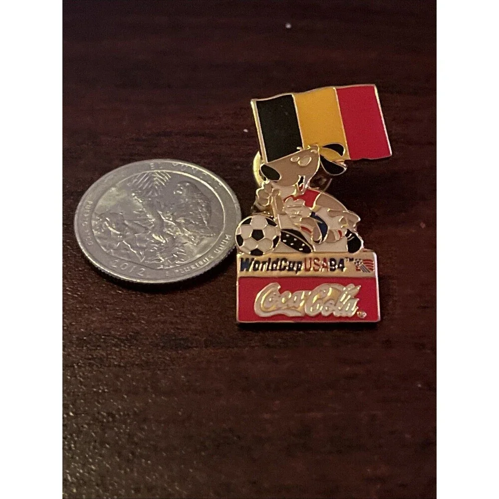 1994 USA World Cup Coca-Cola Stryker Dog Mascot‎ Belgium Flag Lapel Hat Pin